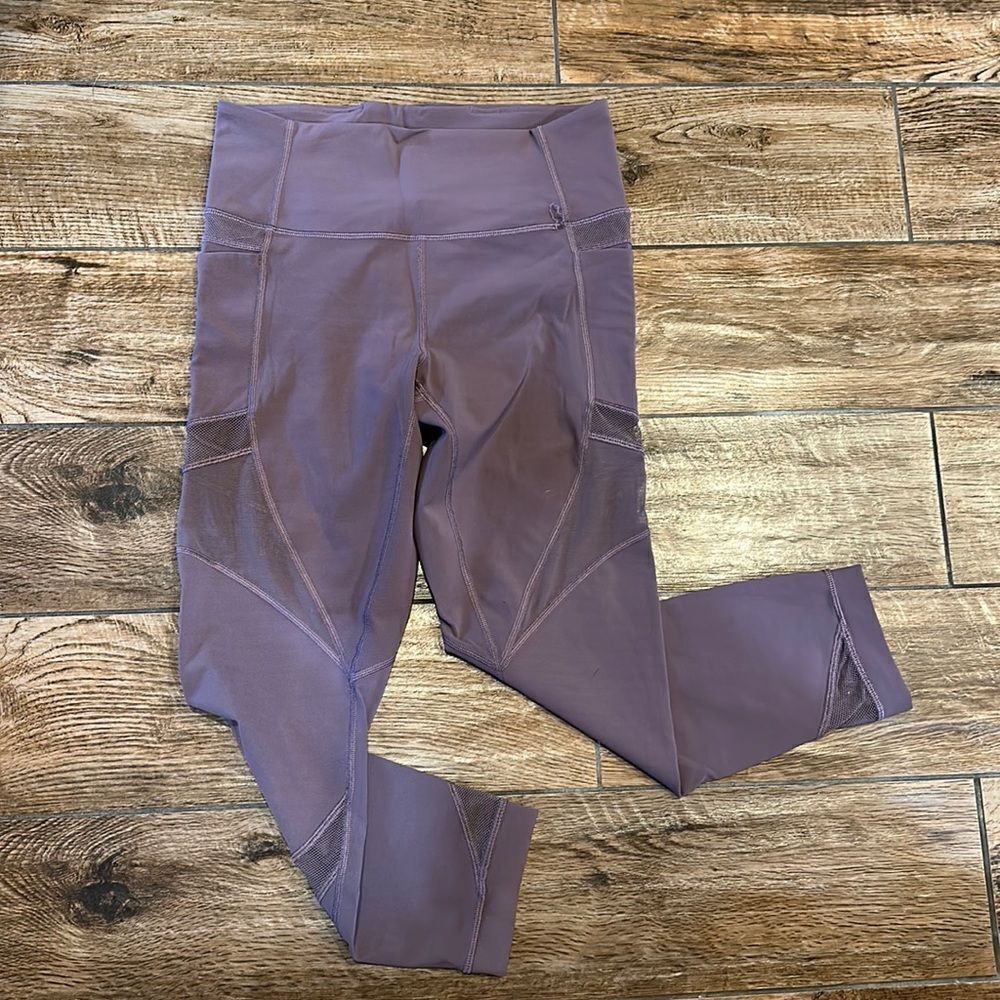 🏃‍♀️ Lululemon Mesh in Motion Crop Leggings - 23” Inseam - Purple -Side …
